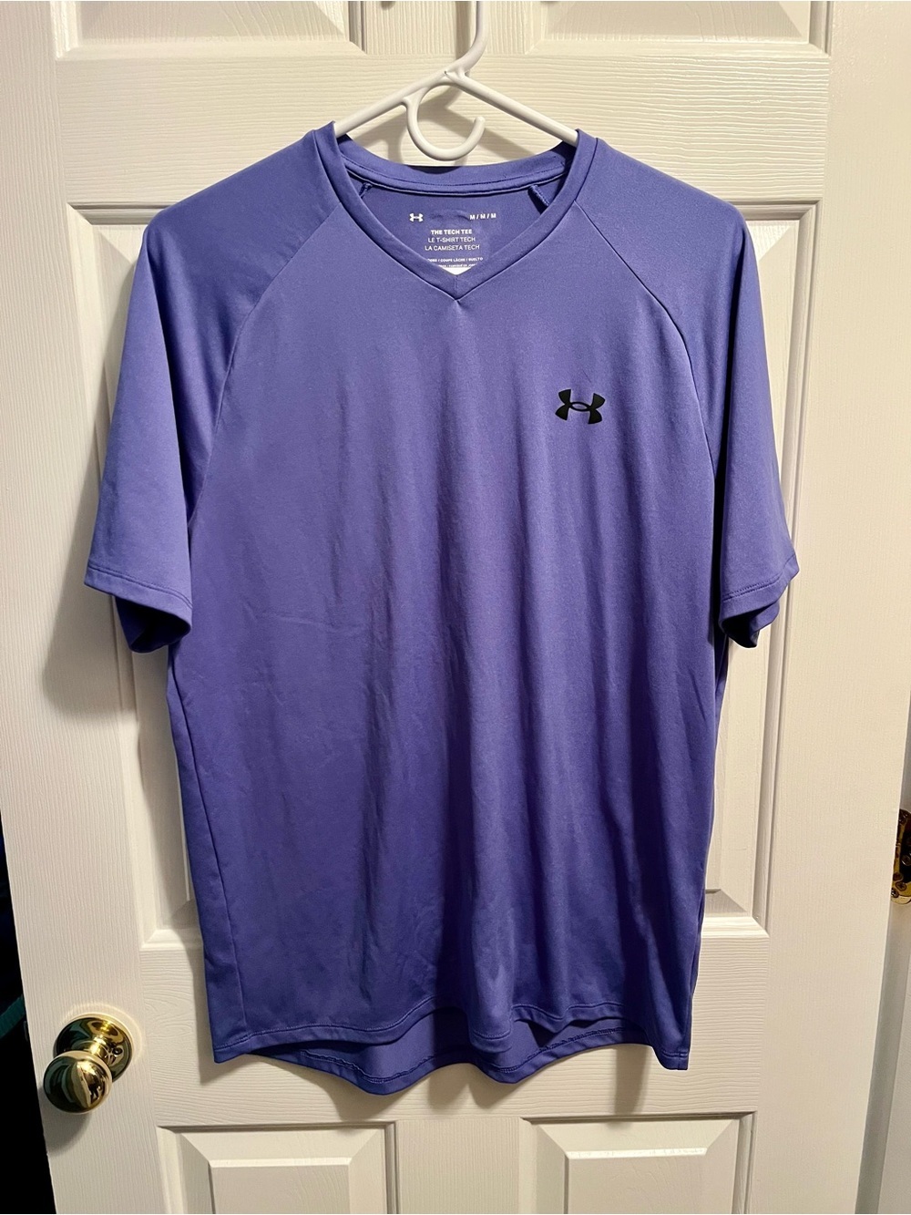 Under Armour Purple V-Neck Short Sleeve Performance Tee Size Medium